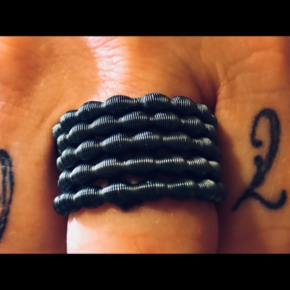 Steel Blue Wire 8 Ring Set. - Picture 2 of 2